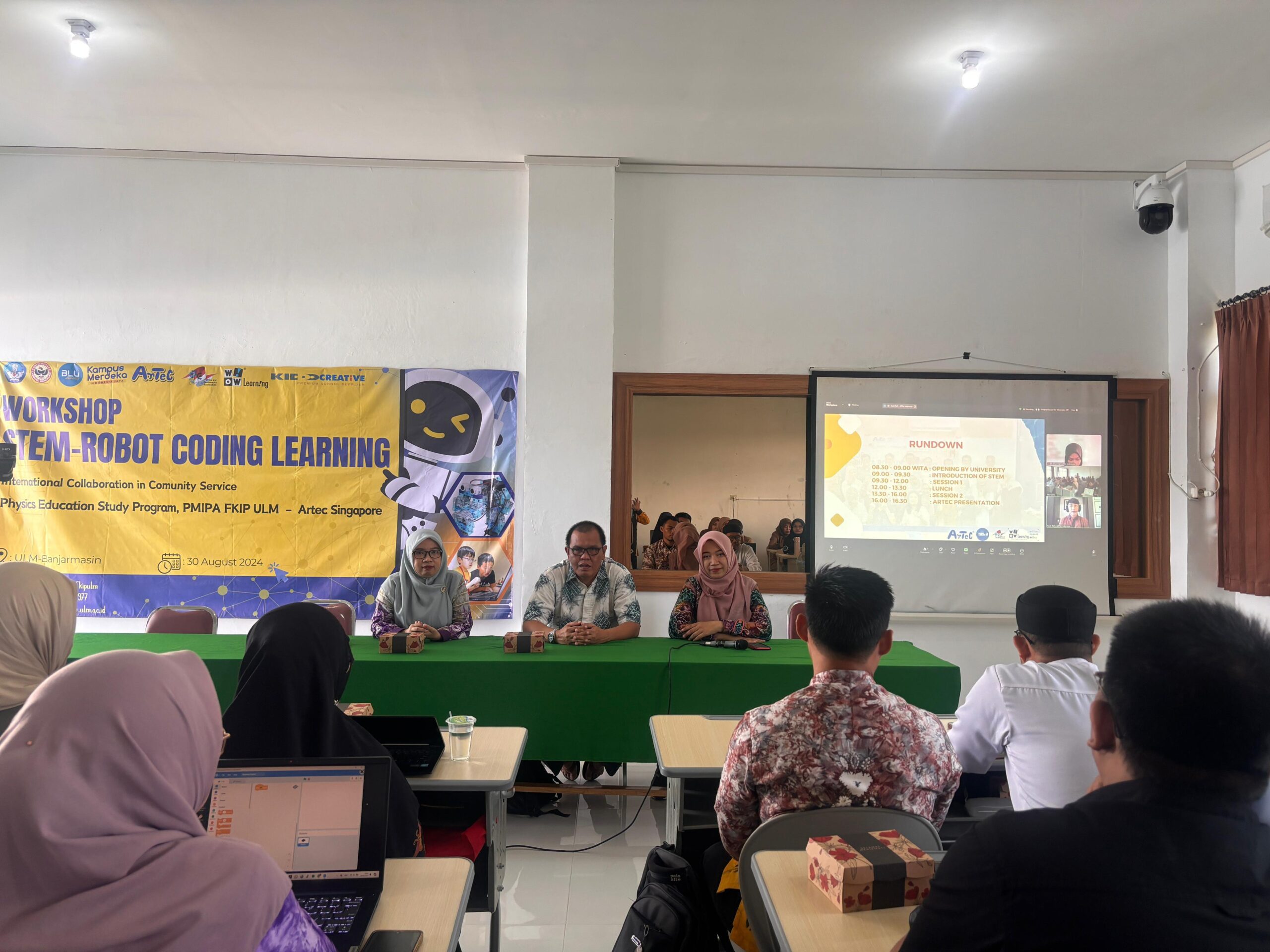 PS Pendidikan Fisika FKIP ULM Sukses Gelar Pelatihan “STEM-Robot Coding Learning” untuk Guru Fisika